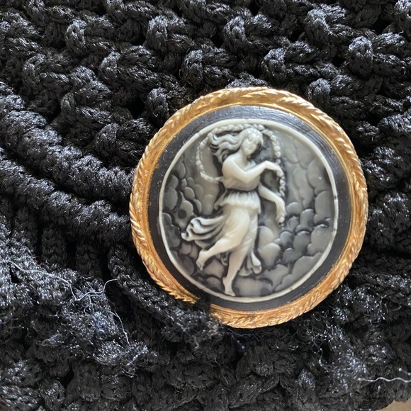 Handmade Black Macrame wristlet and cameo - Picture 2 of 6